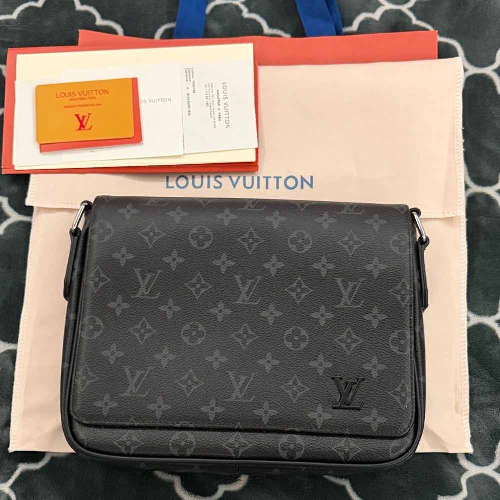 Louis Vuitton Monogram Black Messenger Bag
